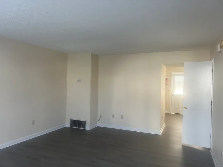 3260 Spring Hollow Ave — Photo 10