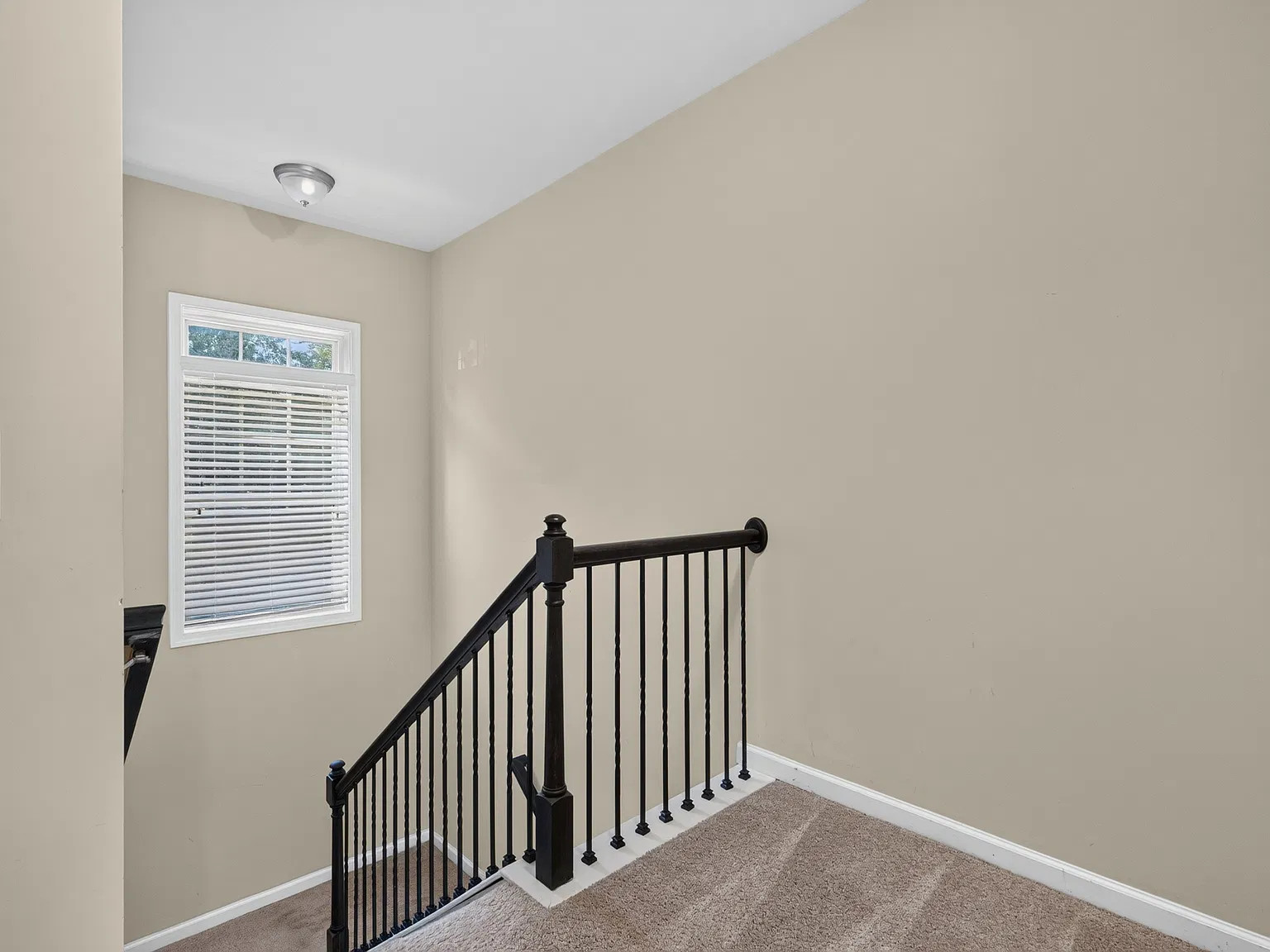 7096 Kingswood Run Dr — Photo 4
