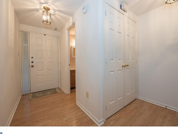 2nd image of 578 Foxwood Ln