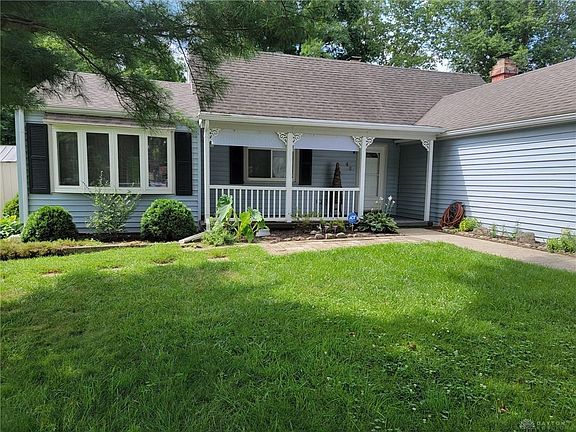 5th image of 48 Dorchester Dr