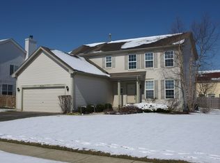 620 W Fairborn Ln, Round Lake, IL 60073