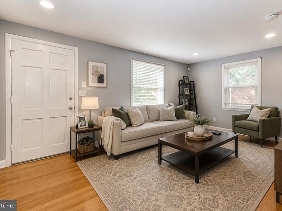 3rd image of 3731 Sylvan Dr