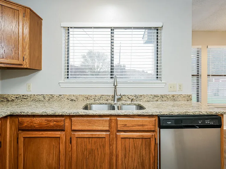 2305 Weyborn Dr — Photo 8