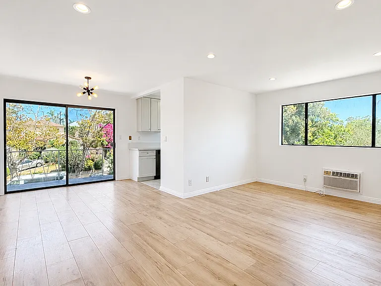 1217 S Ogden Dr #5 — Photo 14