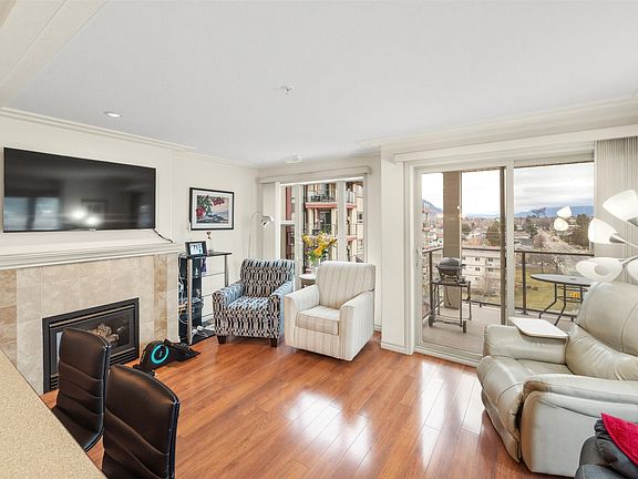 4th image of 2125 Atkinson St #702