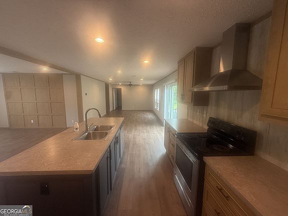 3rd image of 2428 Gibson Rd