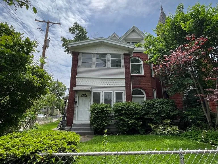 307 W 6th Ave #B — Photo 4
