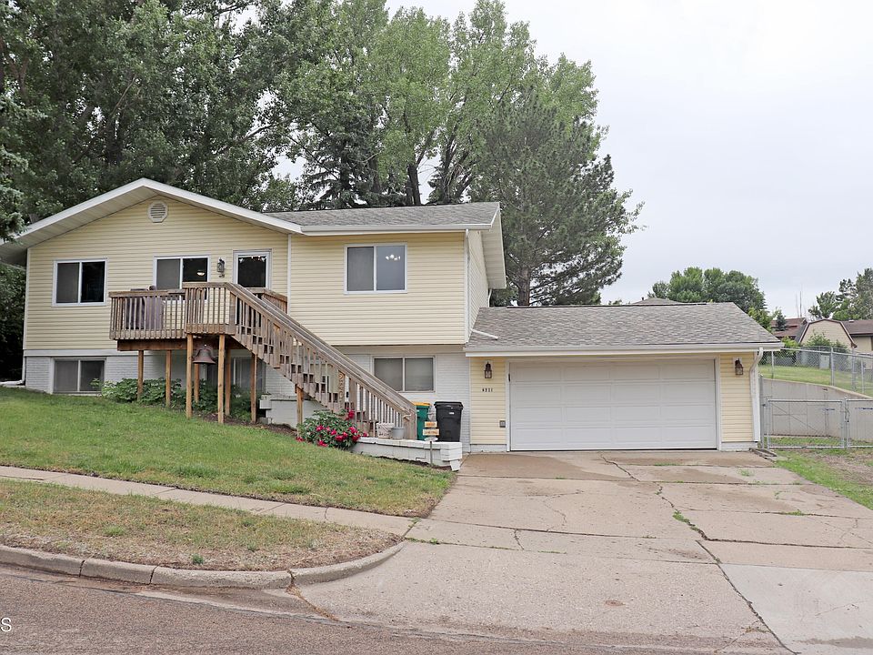 1st image of 2401 E Boulevard Ave