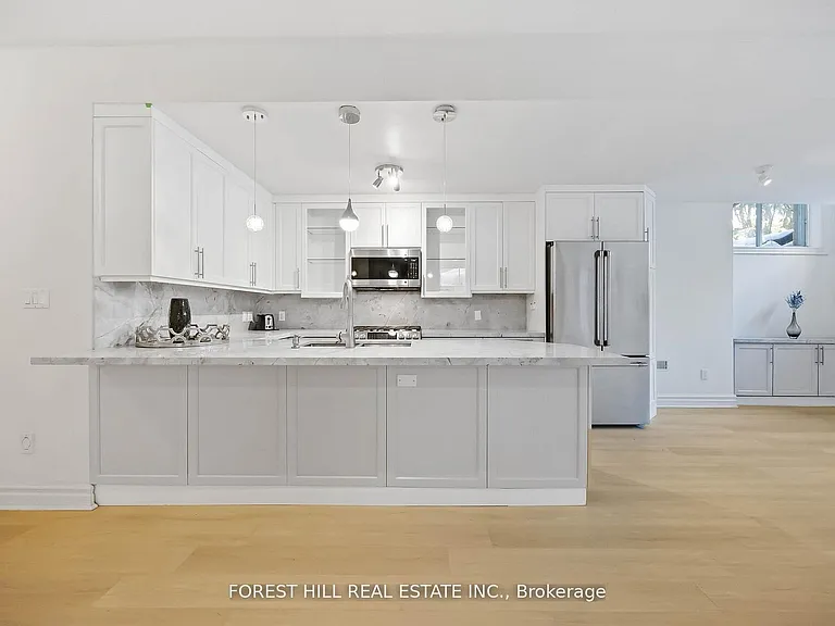 42 Cotswold Cres #LOWER — Photo 8