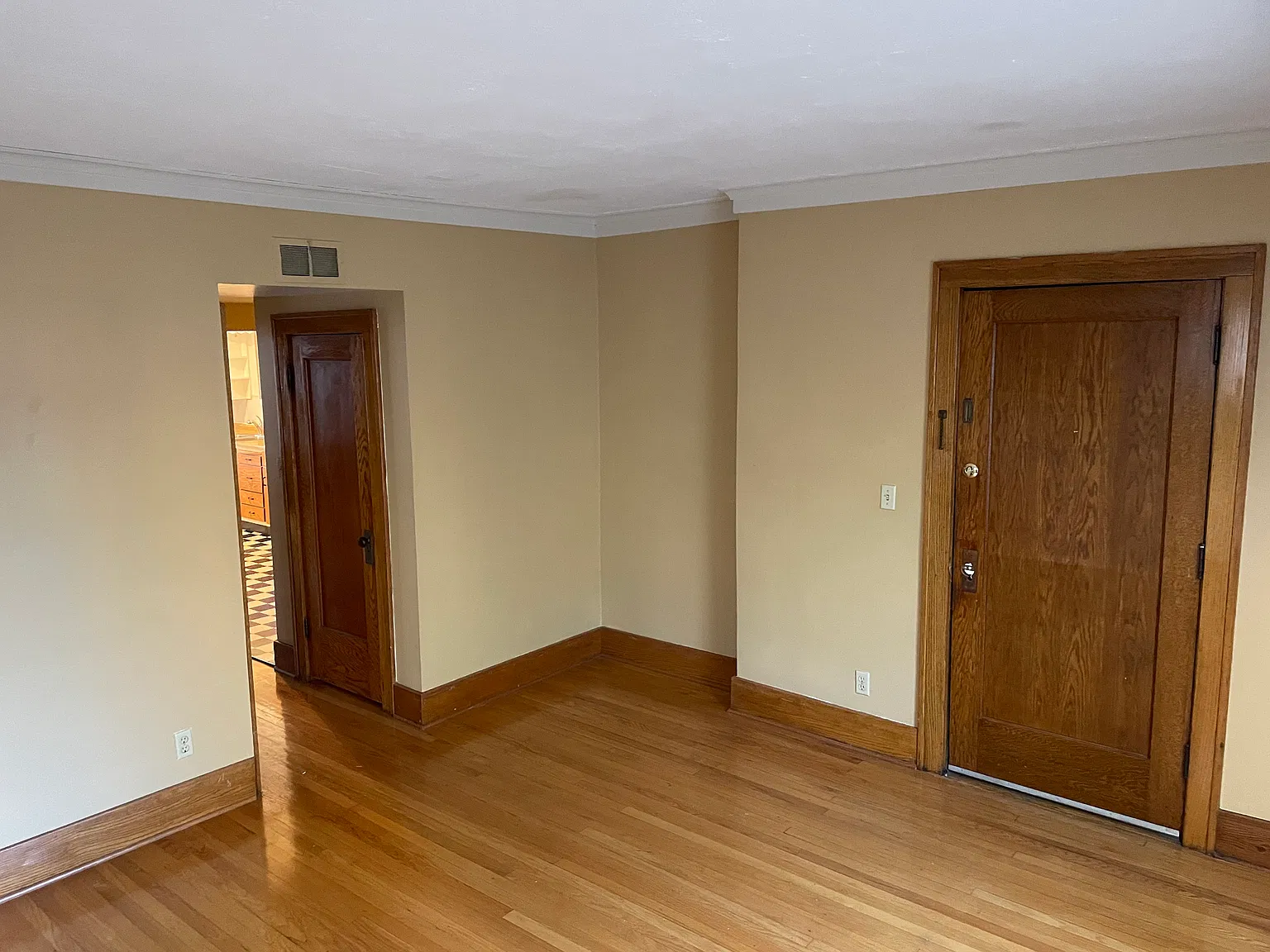 1 bed, 750 sqft, $975 — Photo 3