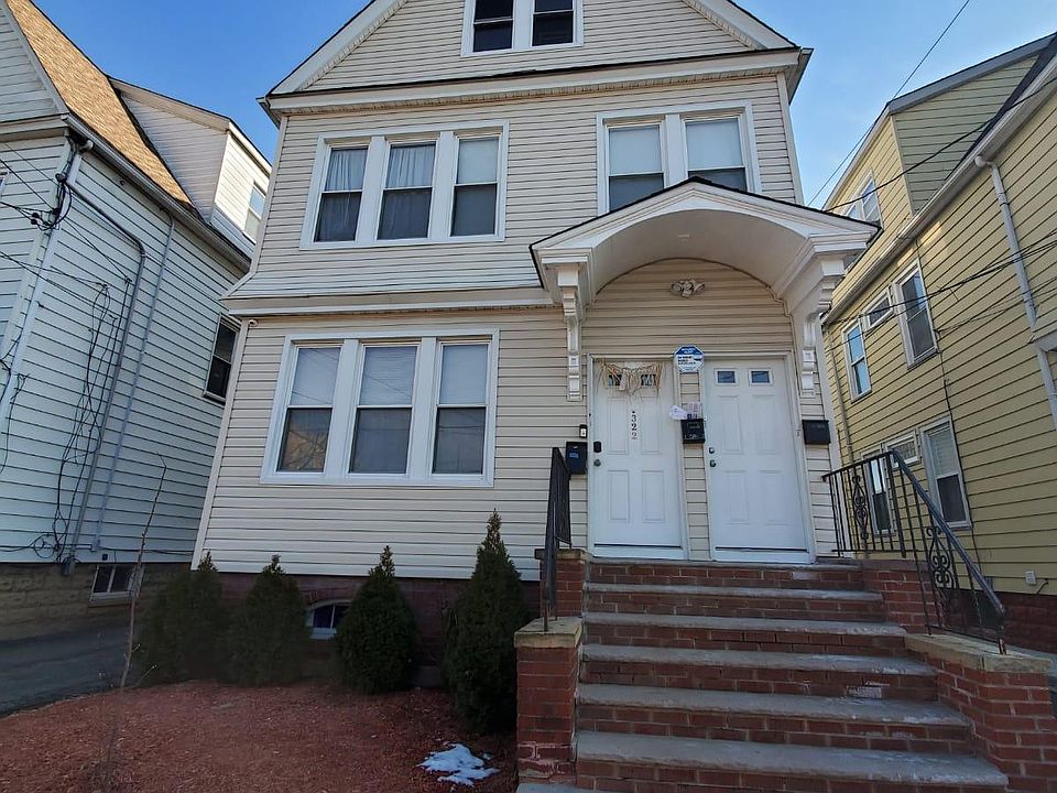 1st image of 322 Ampere Pkwy #3