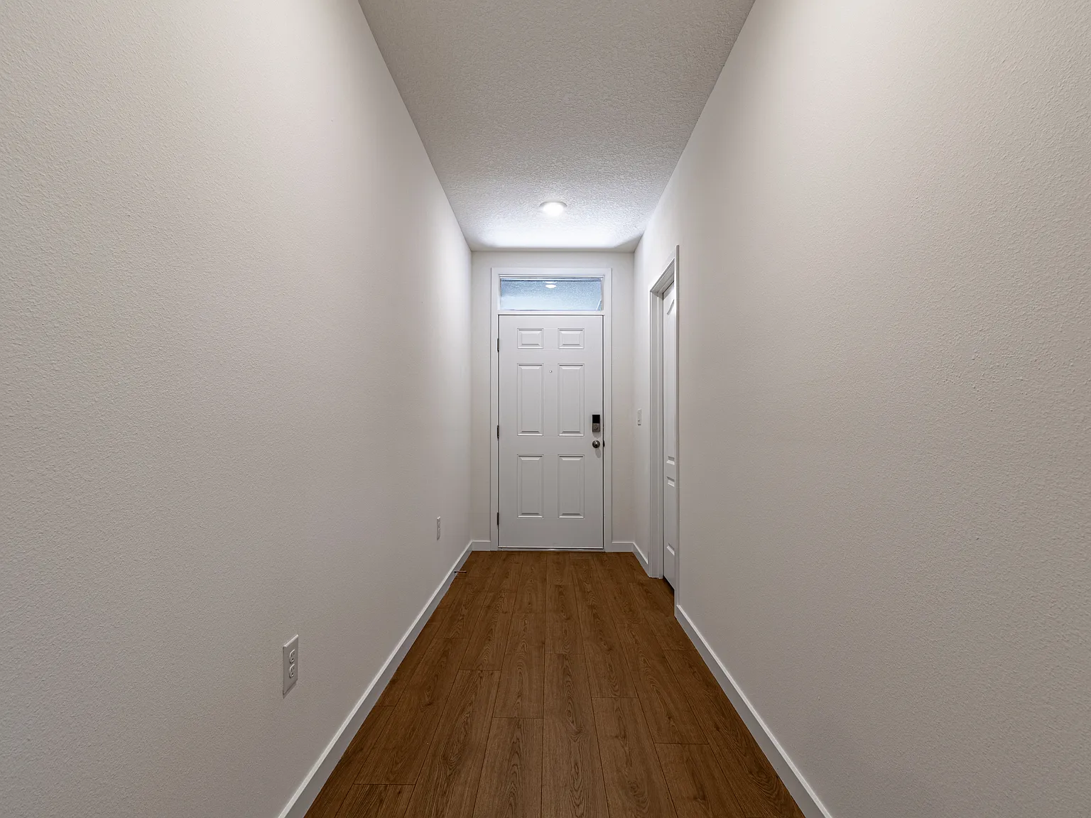 3 bed, 1802 sqft, $2,100 — Photo 2