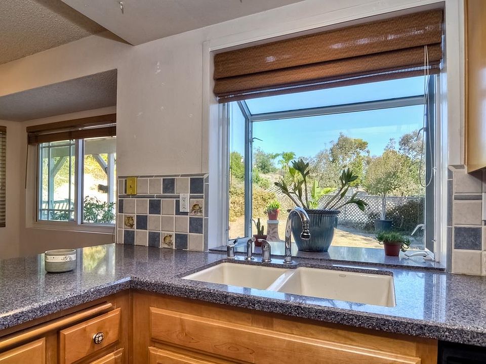 2nd image of 2881 Dartmouth Dr