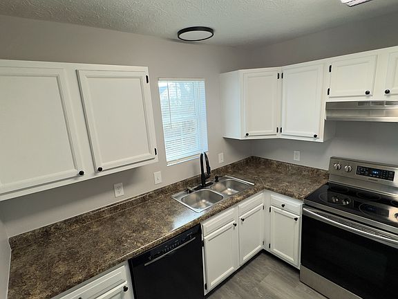 Kitchen and Laundry - 1