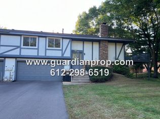 6852 Macbeth Cir, Woodbury, MN 55125