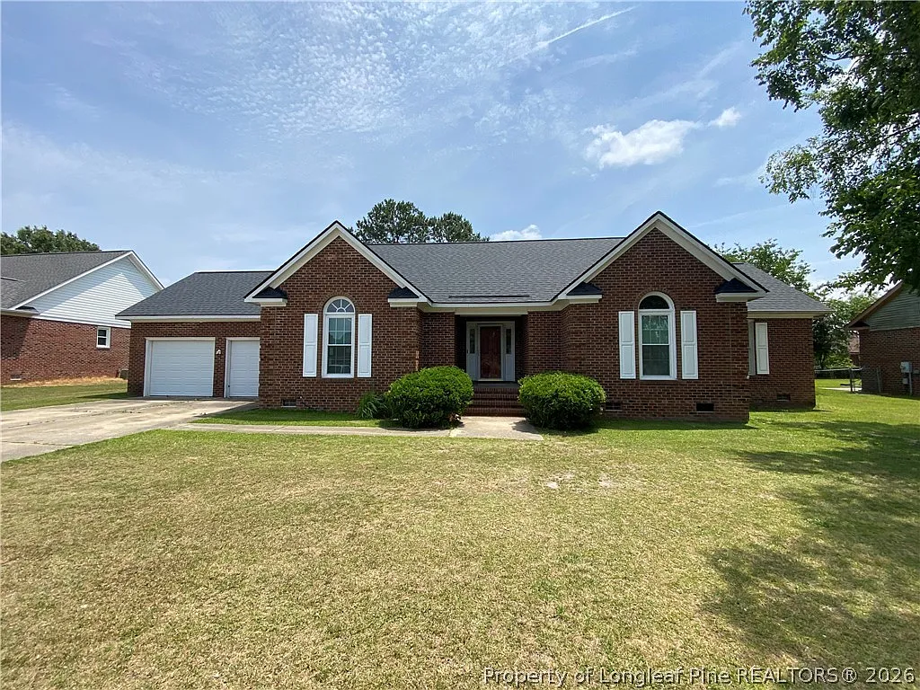 3 bed, 2.0 bath, 1726 sqft, $1,695 — Photo 1