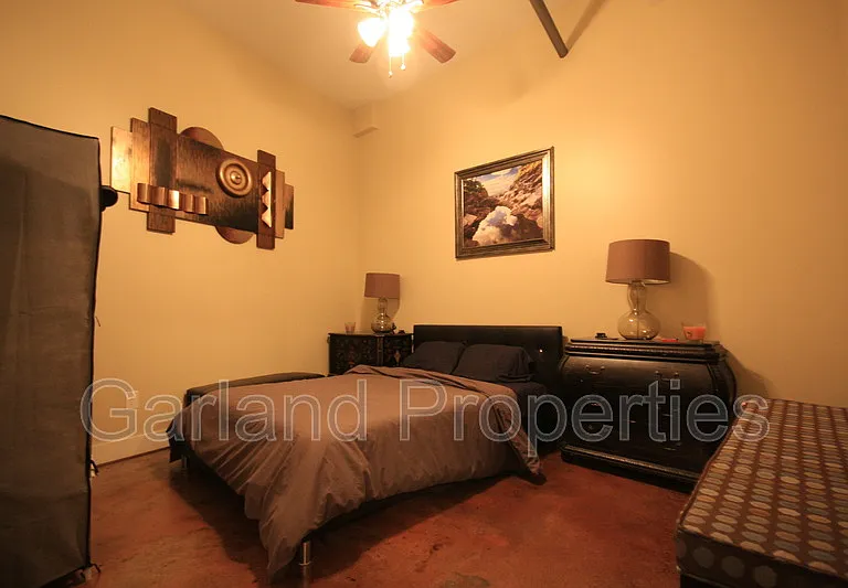425 Campbell Ave SW #107 — Photo 2