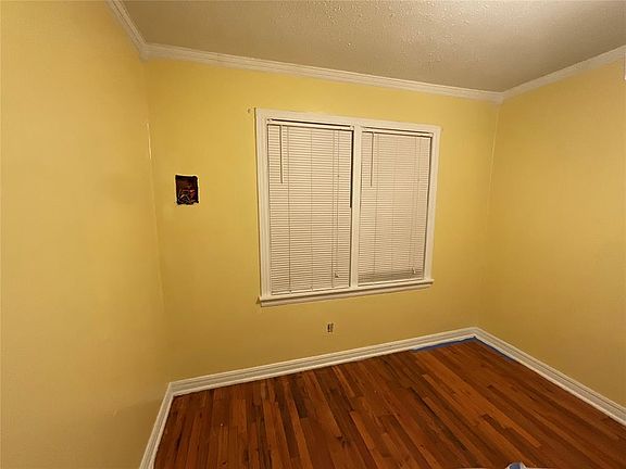 3rd image of 2308 Doris Ave