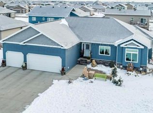 5084 Woodhaven Dr S, Fargo, ND 58104