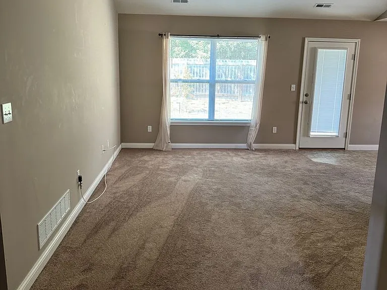 401 Burning Bush Rd — Photo 12