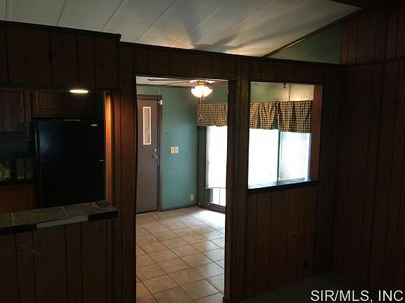 5th image of 110 White Oak Dr