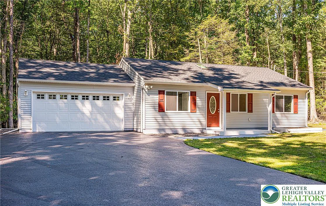 3 bed, 2.0 bath, 1260 sqft, $2,000 — Photo 2