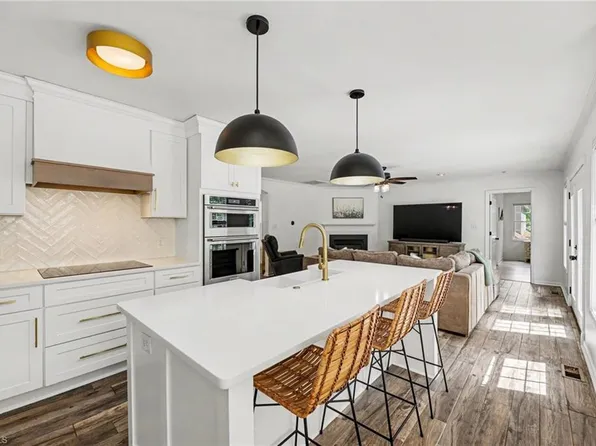 7507 Bartonshire Ct, Oak Ridge, NC 27310