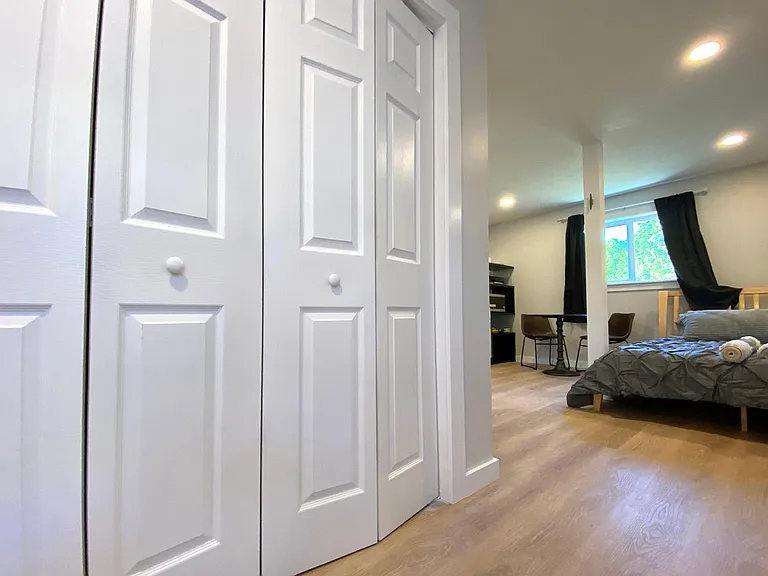 2515 E Ryan Dr #STUDIO — Photo 6