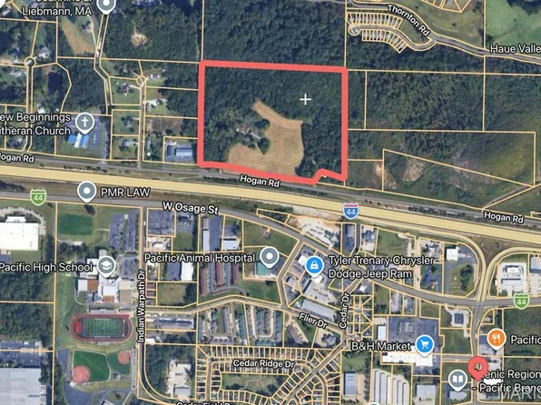 1935 Hogan Rd, Pacific, MO 63069