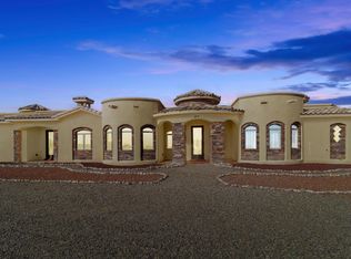 102 Desert Luna Rd, Corrales, NM 87048