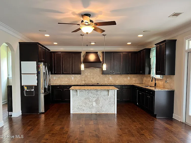 327 Clearwater Ln — Photo 15
