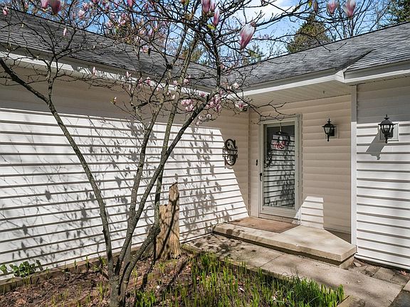2nd image of 3317 N Timberwood Dr
