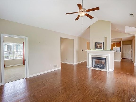4th image of 4744 Cobblestone Dr