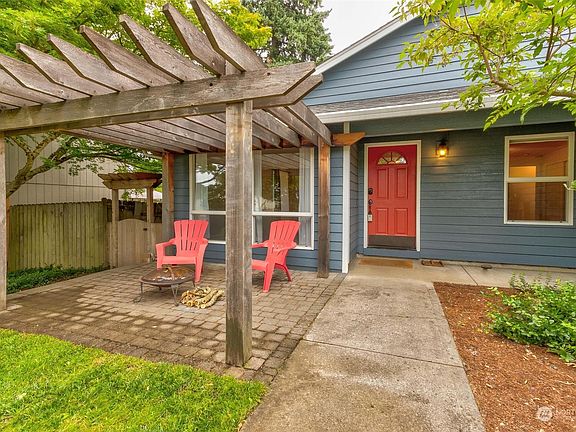2nd image of 10504 NE 88th Street