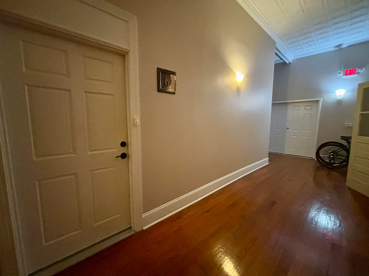 Building Photo - 1204 Broad St #6