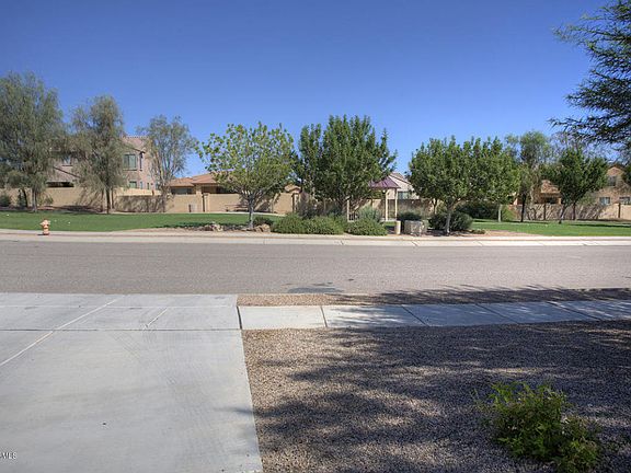 2nd image of 723 W Camino Sorpresa