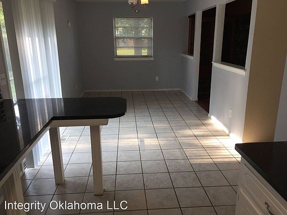 5th image of 3513 Simmons Dr