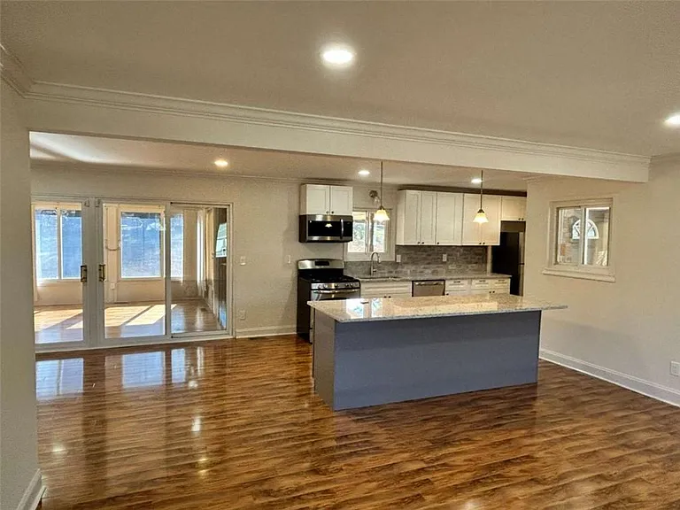 4642 Elmhurst Dr — Photo 35