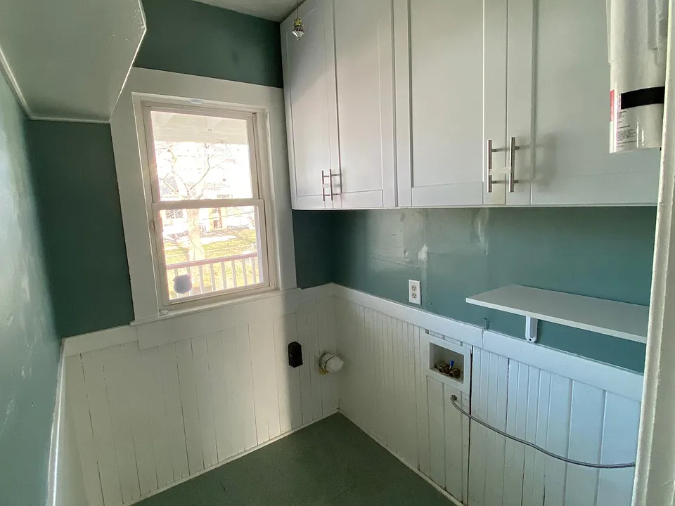 Pantry with laundry hookups