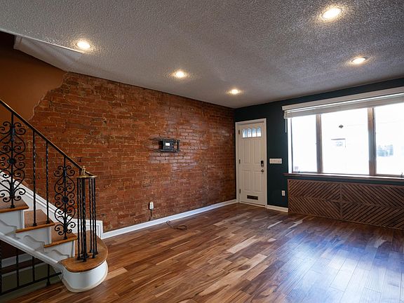 4th image of 1028 Daly St