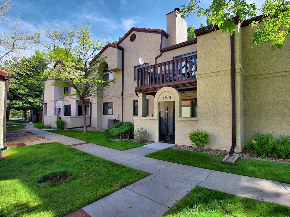 Spanish Oaks end unit ranch