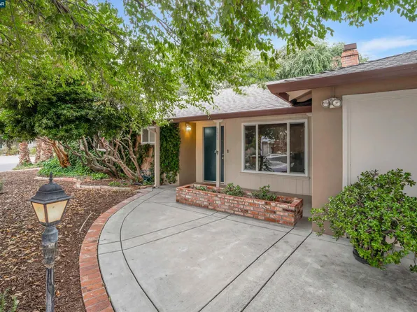 136 Cleopatra Dr, Pleasant Hill, CA 94523