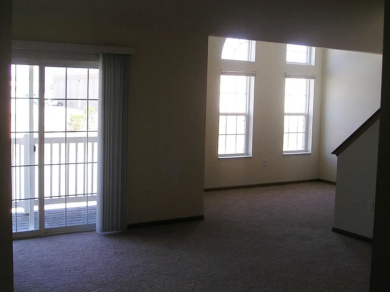 Commonwealth Village Apartments — Photo 6
