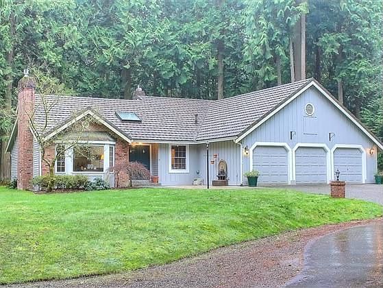 2nd image of 23215 SE 135th Ct