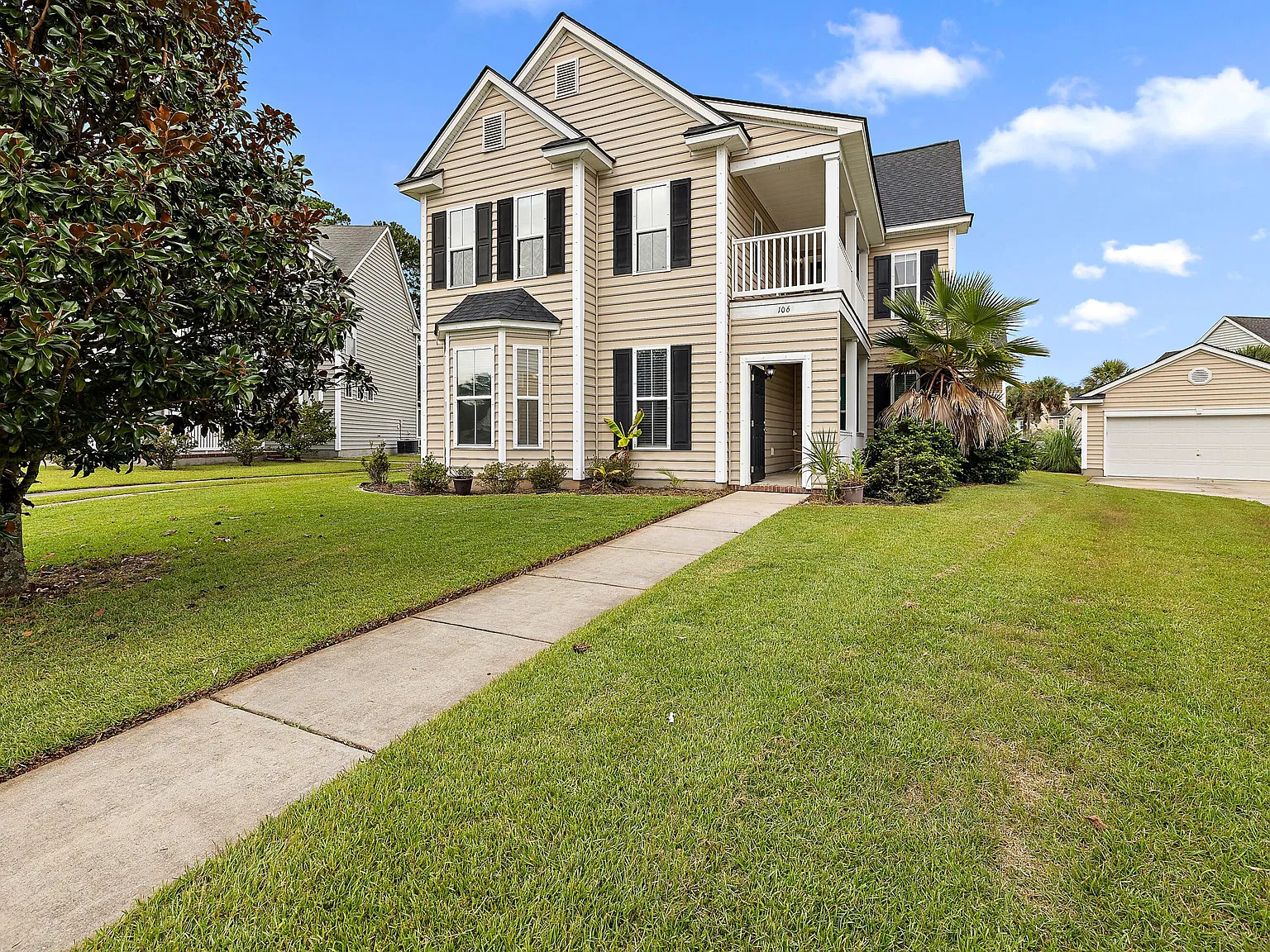 4 bed, 2.5 bath, 2473 sqft, $2,595 — Photo 1