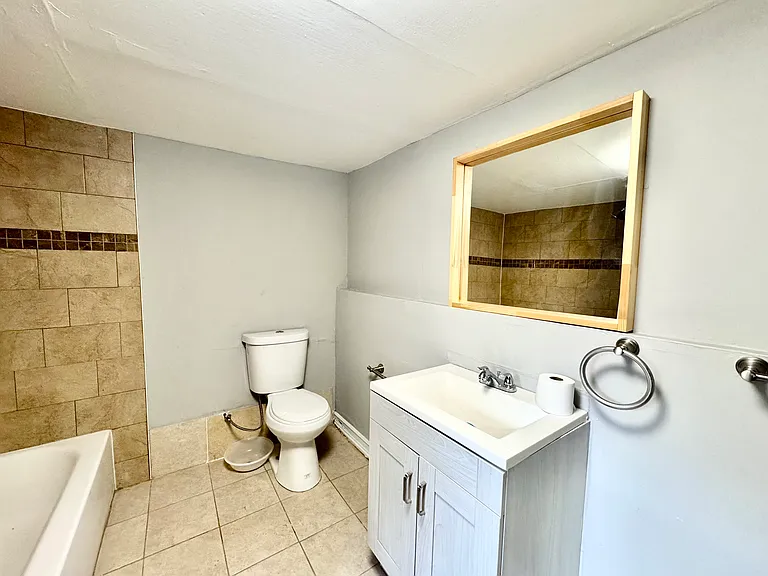 1407 N Franklin St #1 — Photo 7