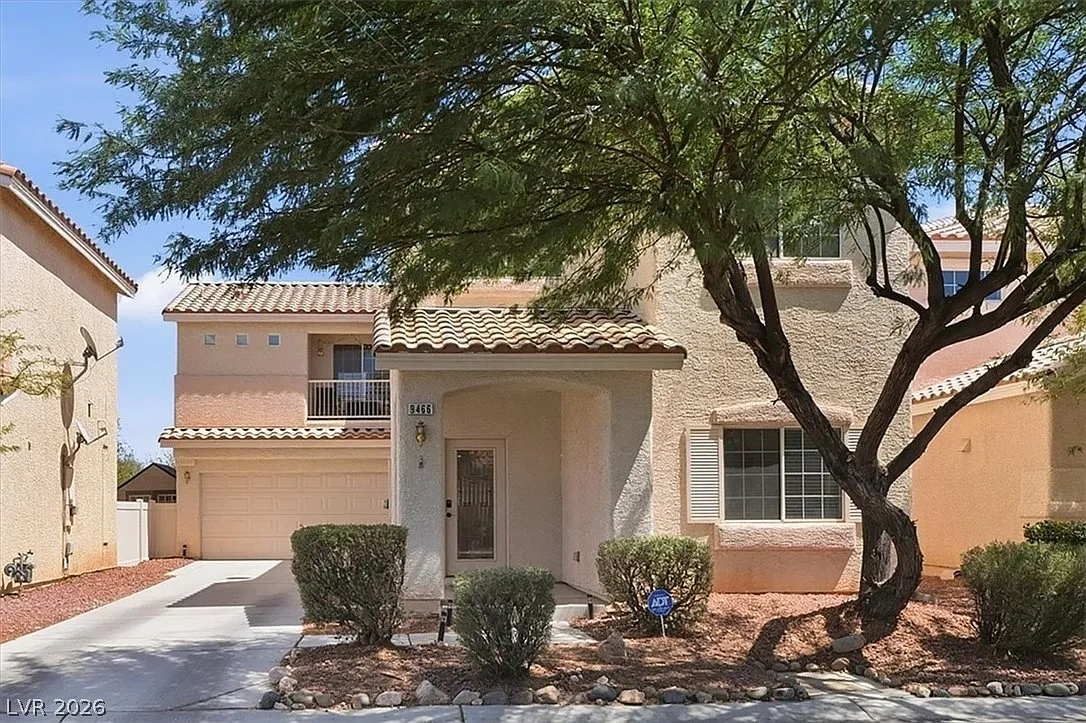 5 bed, 3.0 bath, 2404 sqft, $2,700 — Photo 1