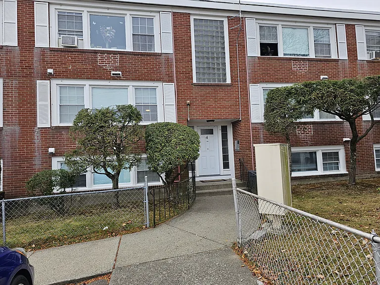 4 Highland St #2 — Photo 18