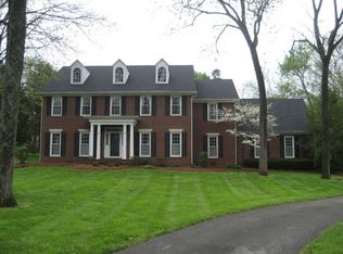 2066 Quail Run Dr, Bowling Green, KY 42104