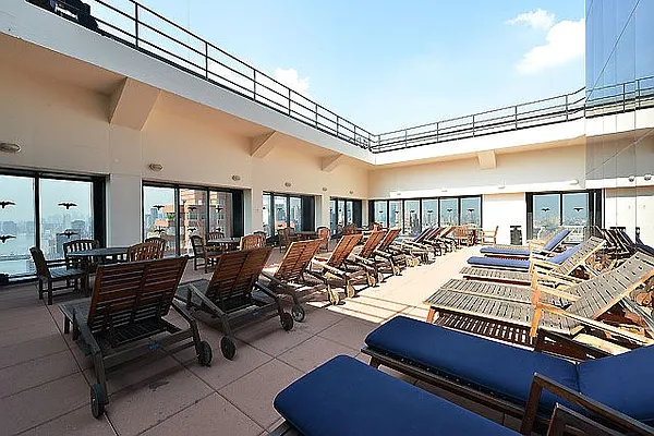 Rented by Solow Realty | media 18